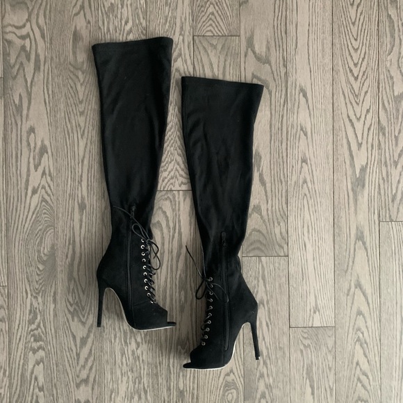 Beautiful Wild Diva Heel Boots🤩🔥 - Picture 1 of 5